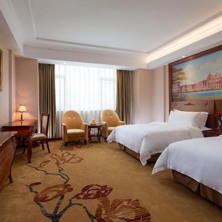 Vienna Hotel Puning South Huancheng Road High-Speed Train Station Eksteriør billede