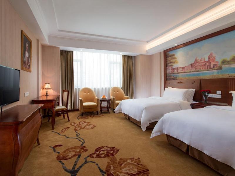 Vienna Hotel Puning South Huancheng Road High-Speed Train Station Eksteriør billede