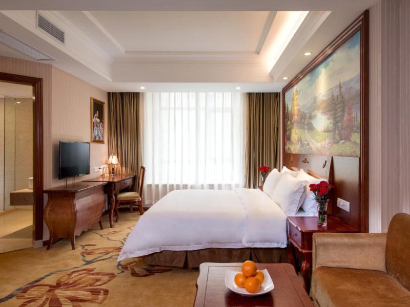 Vienna Hotel Puning South Huancheng Road High-Speed Train Station Eksteriør billede